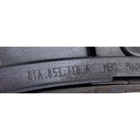 LISTWA BŁOTNIKA PRZÓD PRAWA AUDI Q2 81A853718A