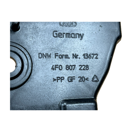 AUDI A6 C6 4F 2004 - MOCOWANIE ŚLIZG ZDERZAKA PRAWY PRZÓD 4F0807228