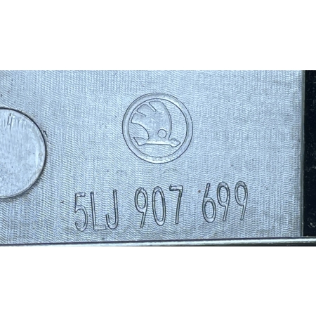 SKODA ELROQ 5LJ  2025 - BELKA ZDERZAK PRZÓD UCHWYT 5lJ907699