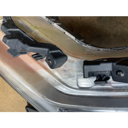 B3 KIA CARNIVAL IV 2020 - LAMPA PRAWA PRZÓD PRZEDNIA LED USA 92102-14000