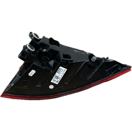 AUDI Q8 4M8 LAMPA LEWA TYŁ TYLNA BŁOTNIKA 4M8945069