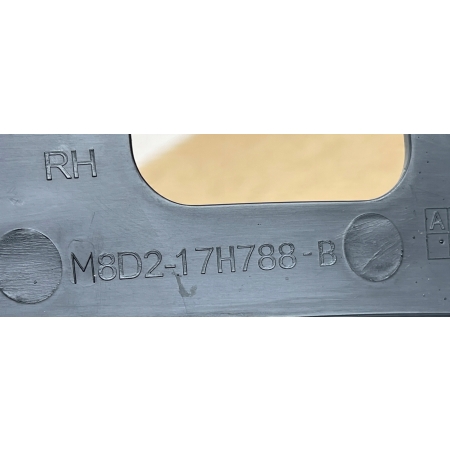 LAND ROVER EVOQUE II ŚLIZG MOCOWANIE ZDERZAKA PRAWY PRZÓD M8D2-17H788-B