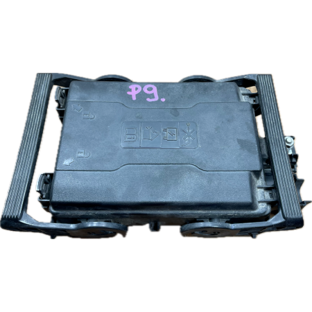 P9 GMC YUKON XL IV 2015 - 5.3 SKRZYNKA BEZPIECZNIKÓW GM 22773484