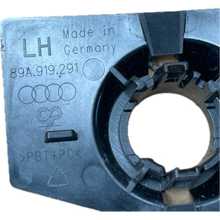 K105 AUDI E-TRON MOCOWANIE KOSZYKI ZAŚLEPKA PDC TYŁ 89A807527A