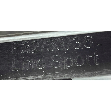 BMW 4 F32 F33 F36 SPORT-LINE KRATKA PRAWA ZDERZAKA PRZÓD