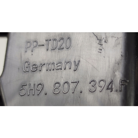 ŚLIZG ZDERZAKA PRAWY TYŁ GOLF VIII KOMBI 5H9807394