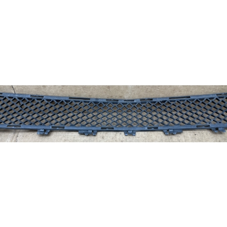 MERCEDES E-KLASA W213  KRATKA ZDERZAKA ŚRODKOWA PRZÓD A2138850622