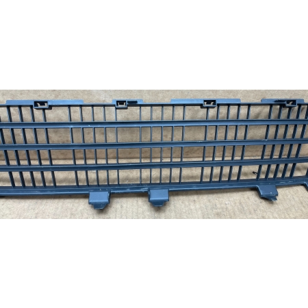 RENAULT CLIO 3 III RS KRATKA ZDERZAKA PRZÓD ŚRODKOWA 2006236