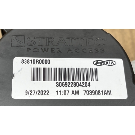 B3 KIA CARNIVAL IV 2020 - SILNICZEK DOCIĄG LEWY DRZWI  83810-R0000