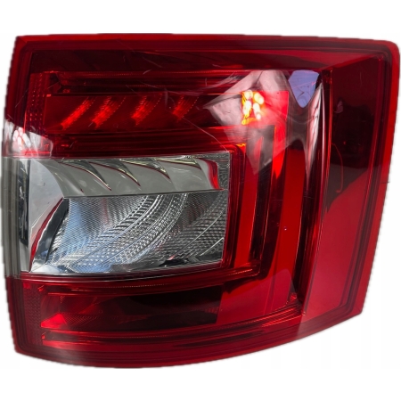 SKODA OCTAVIA III KOMBI 2012 - LAMPA PRAWA TYŁ TYLNA 5E9945096A