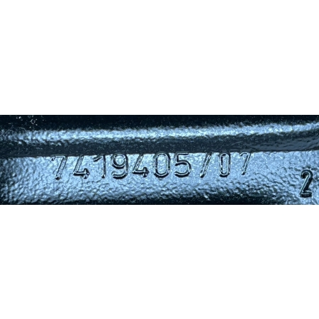 BMW 3 G20 G21 UCHWYT MOCOWANIE WSPORNIK BŁOTNIKA LEWY PRZÓD 7419405