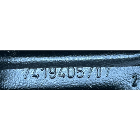 BMW 3 G20 G21 UCHWYT MOCOWANIE WSPORNIK BŁOTNIKA LEWY PRZÓD 7419405