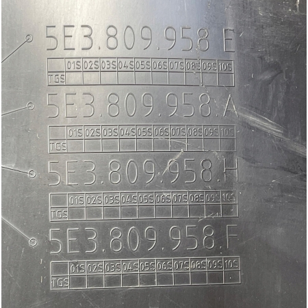 B115 SKODA OCTAVIA IV NADKOLE PRAWE PRZÓD PRZEDNIE 5E3809958E