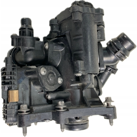 BMW X1 F48 F44 F40 MINI F54 F55 F60 1.5 OBUDOWA TERMOSTATU KRÓCIEC 8631943