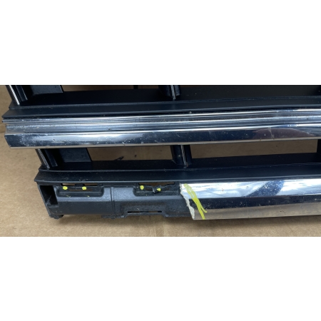 VW TOUAREG III 760 GRILL ATRAPA  760853653E 760853651L