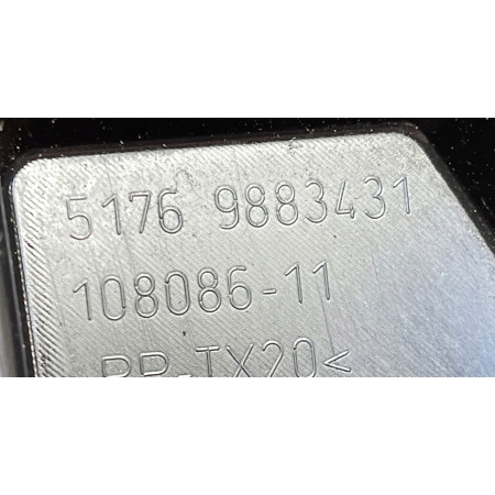 BMW X1 U11 ZAŚLEPKA USZCZELKA FARTUCHA PODSZYBIA LEWA 9883431