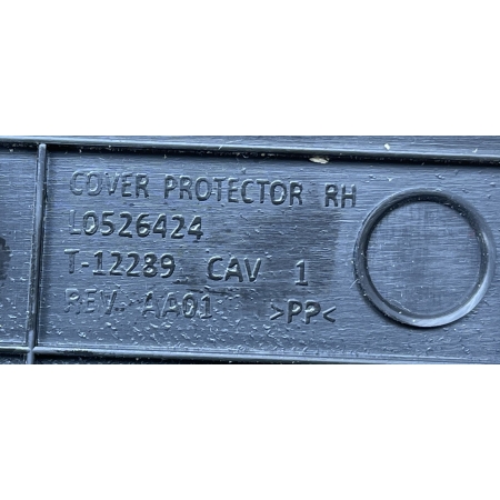 O2 CADILLAC ESCALADE IV 2014 -  PRAWA OSŁONA FOTELA LISTWA L0526424