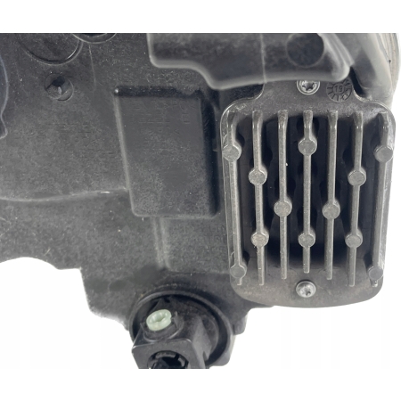 KUGA III 3 LAMPA FULL LED PRAWA LV4B-13E016-AH