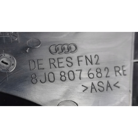 AUDI TT 8J0 2006- KRATKA ZDERZAKA PRZÓD PRAWA CZERŃ SATYNOWA 8J0807682
