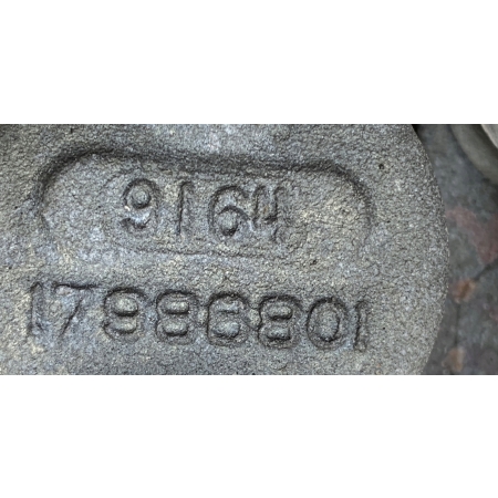 U8 PACIFICA II 16- PRAWA ZWROTNICA PRZÓD AMORTYZATOR WAHACZ 68189018AC