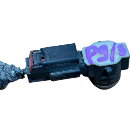 P9/3 GMC YUKON XL IV 2015 - CZUJNIK PDC PARKOWANIA TYŁ WTYCZKA 22926080