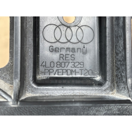 AUDI Q7 I 4L ŚLIZG ŚRODKOWY ZDERZAKA TYŁ 4L0807329