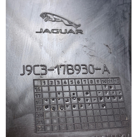 E-PACE ŚLIZG ZDERZAKA PRAWY TYŁ J9C3-17B930-A