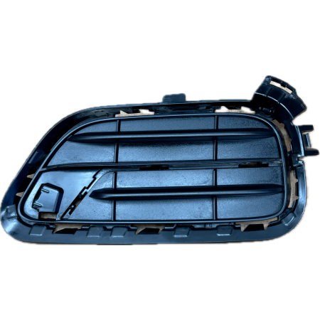 BMW X3 F25 LIFT 2014 - KRATKA ZDERZAKA PRAWA PRZÓD ZAŚLEPKA 7347946