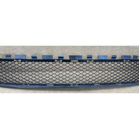 # MERCEDES C-KLASA W205 KRATKA ZDERZAKA ŚRODKOWA PRZÓD PRZEDNIA A2058850423