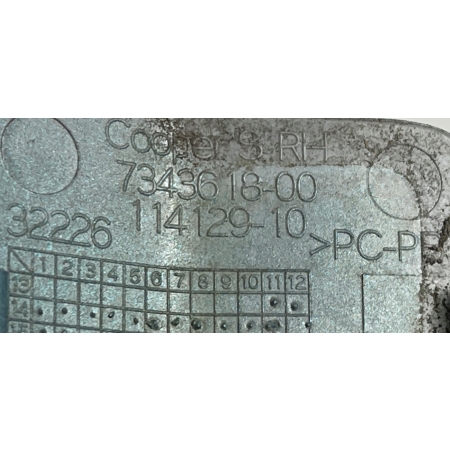 MINI F55 PRAWA ZAŚLEPKA HAKA ZDERZAKA TYŁ 7343618