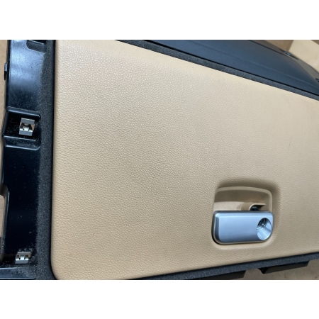 B1 PORSCHE MACAN S 2015 SCHOWEK PASAŻERA DESKI KONSOLI 95B857558