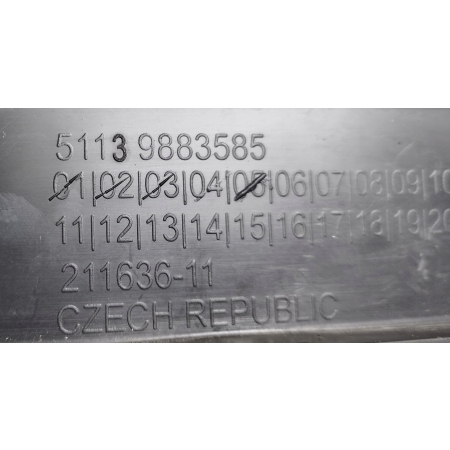 BMW X1 U11 PODKŁADKA TABLICY REJESTRACYJNEJ PRZÓD 9883585