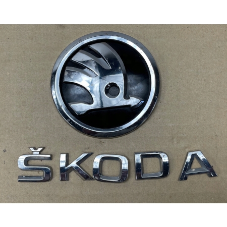 SKODA FABIA III EMBLEMAT NAPISY ZNACZEK LOGO KLAPY 3V0853621A