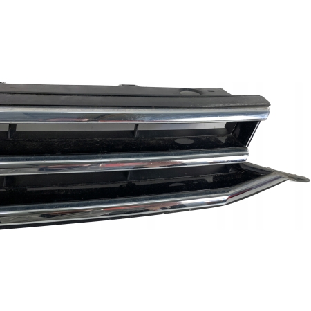 GRILL ATRAPA VW TOURAN III 2015- 5TA853653B
