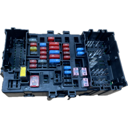 O2 CADILLAC ESCALADE IV 2014 - SKRZYNKA BEZPIECZNIKÓW  GM 84114432